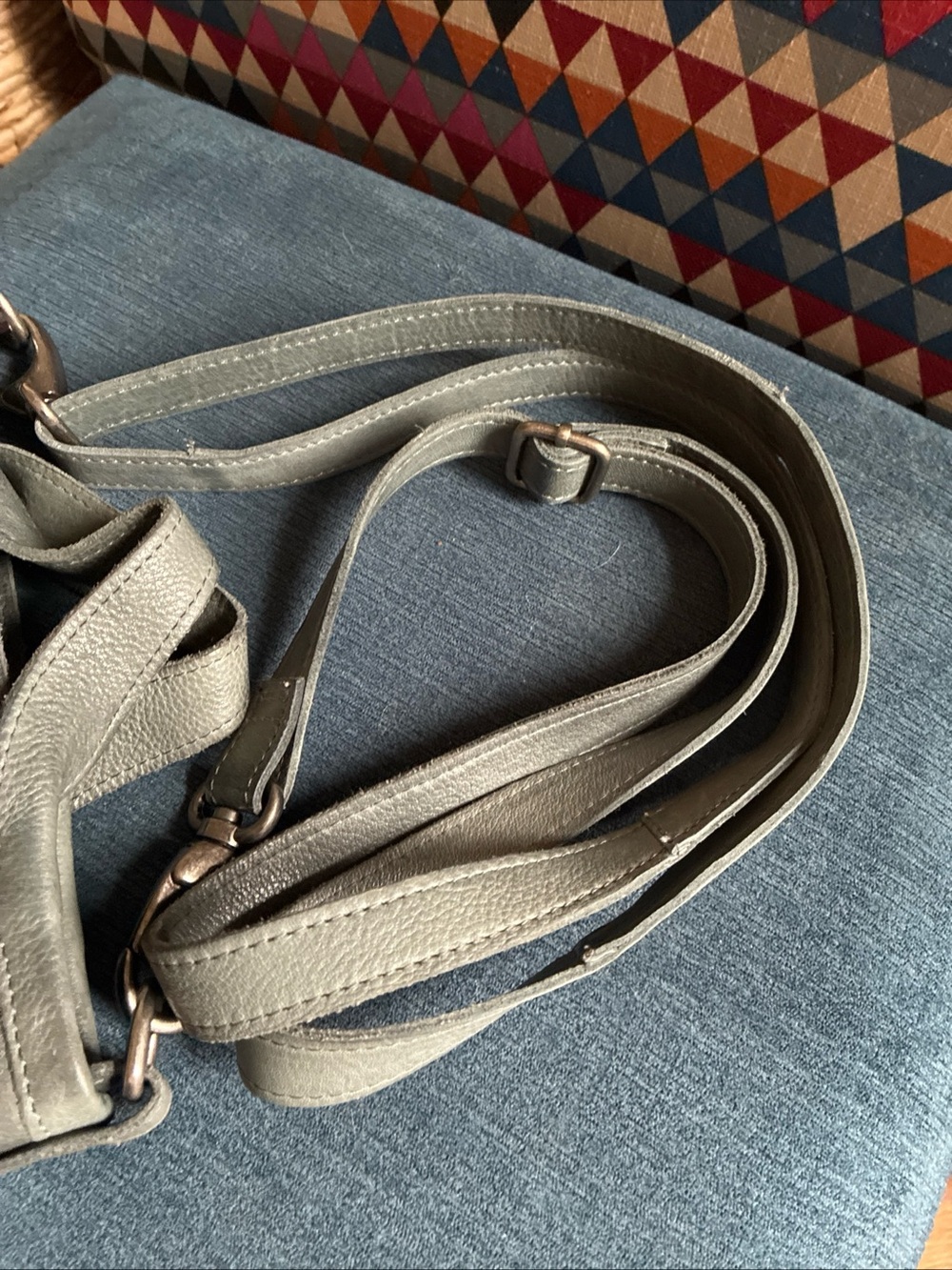 Latico Bianca Leather Tote Crossbody Bag in gray/blue - Picture 6 of 8